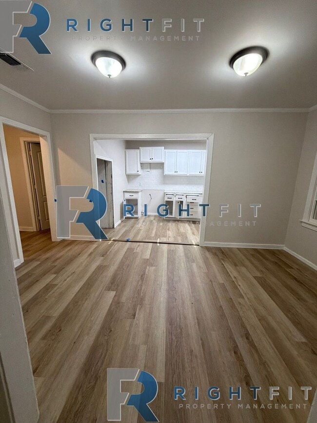 Building Photo - Newly Renovated Home in Wake Village