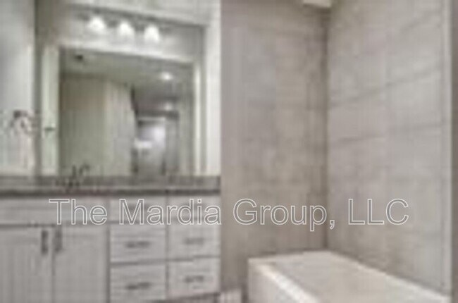Building Photo - 3258 Wexford Dr