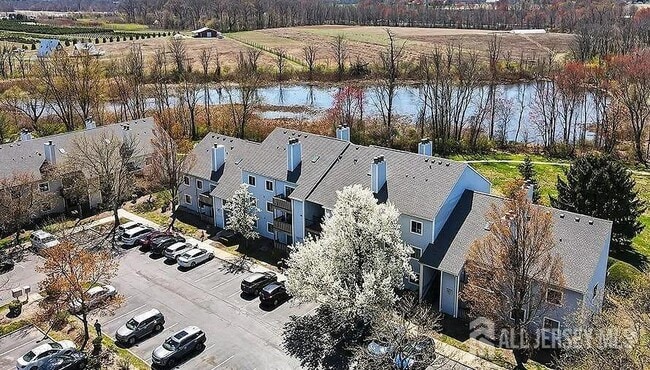 Building Photo - 1010 Aspen Dr