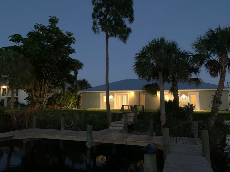 Building Photo - 928 NW Spruce Ridge Dr