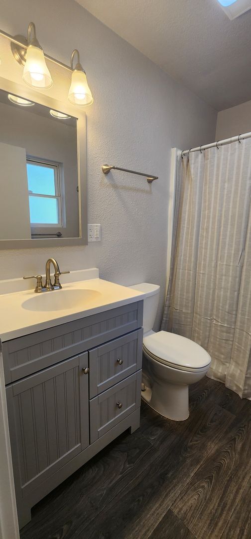 Building Photo - $500 MOVE-IN CREDIT! Updated Home with lots of Extras!