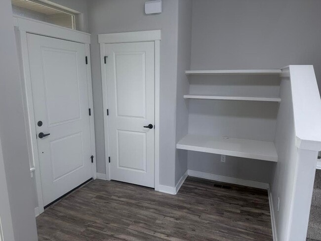 Building Photo - Charming and Sophisticated