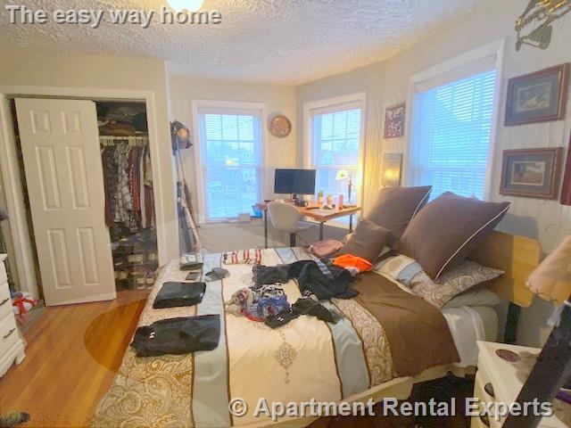 Building Photo - 519 Main St