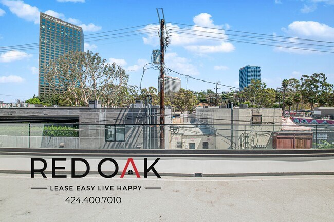 Building Photo - 3910 Kentucky Dr