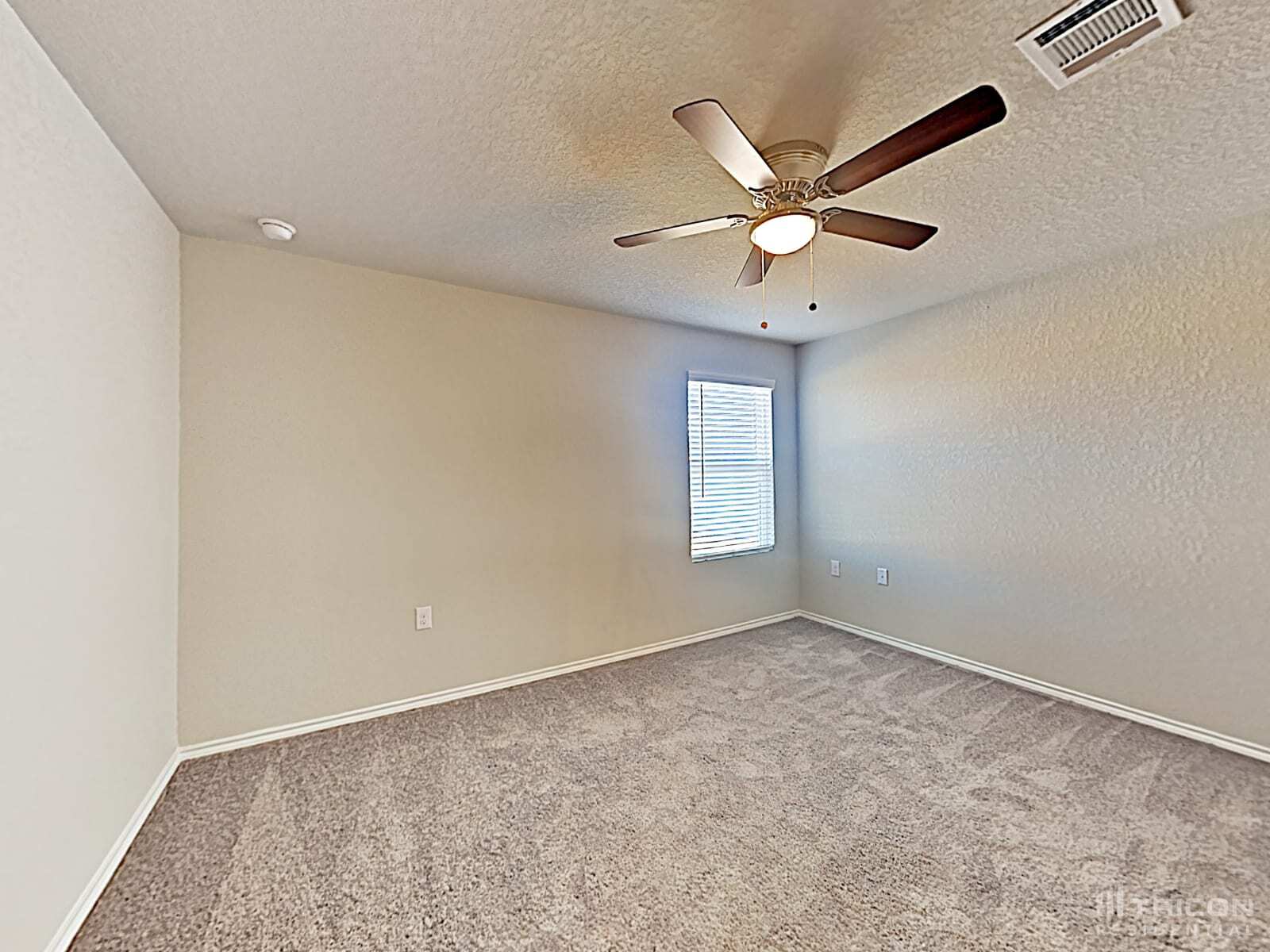 Building Photo - 1410 Putters Edge