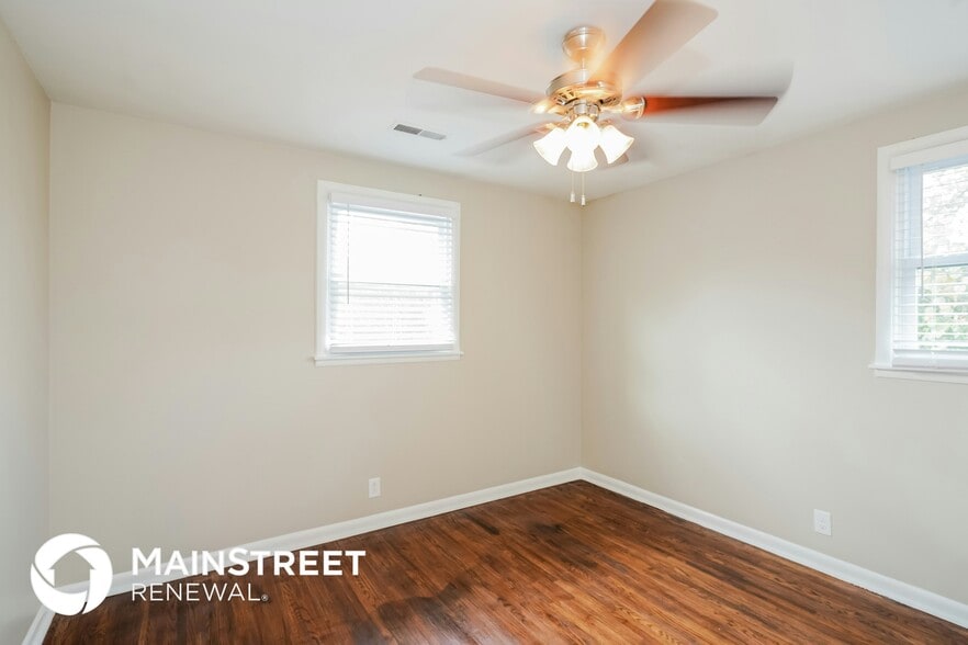 Building Photo - 2160 W Richmond Hill Dr