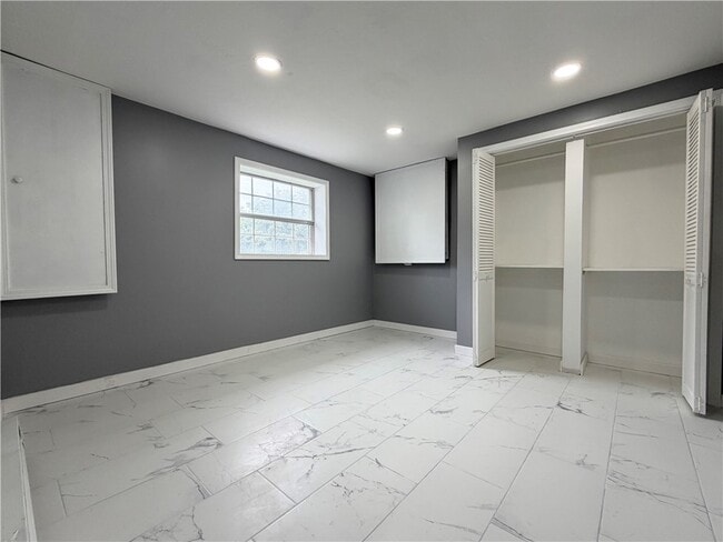 Building Photo - 11 Cherry Cir