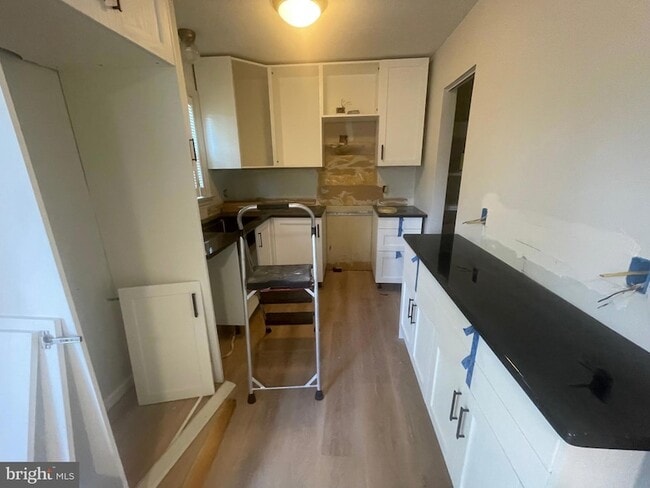 Building Photo - 209 Cross Keys Dr