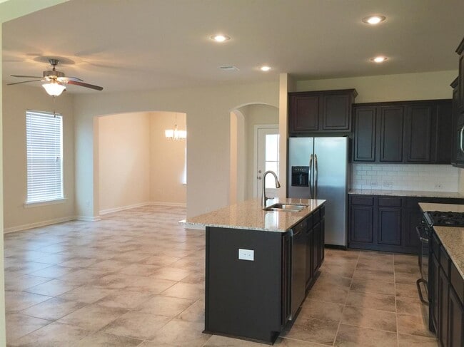 Building Photo - 7721 W Pelican Lks Ave
