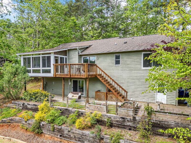 Building Photo - 857 Reems Creek Rd
