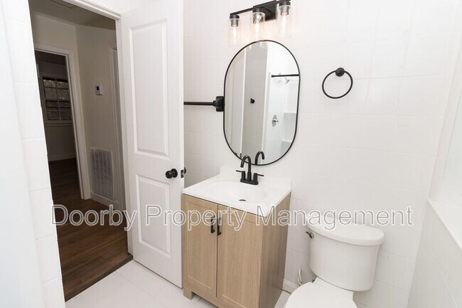 Building Photo - 908 Wheeler Ave