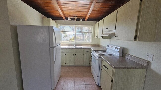 Building Photo - 45 W Langsner St