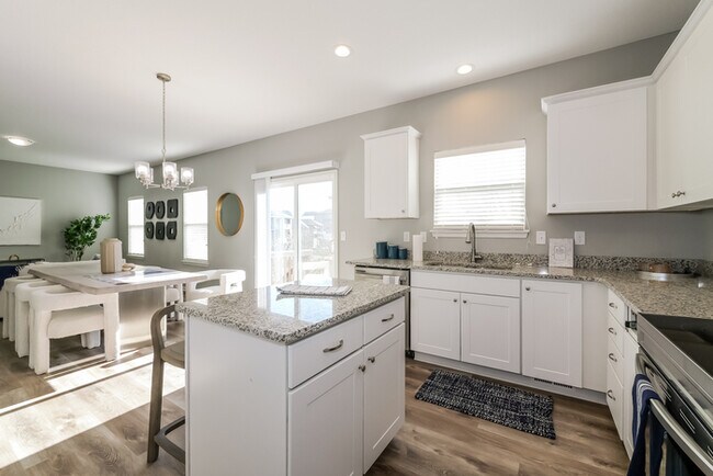 Building Photo - Fantastic 4bd/2.5ba home! Coming soon!
