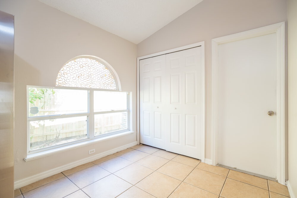 Building Photo - 3833 Stonefield Dr