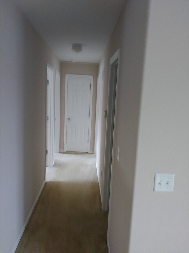 Building Photo - Coming Soon – Spacious Northland Single-Family Home!