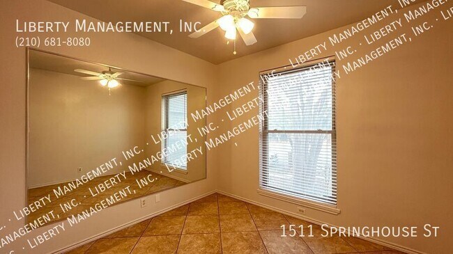 Building Photo - 1511 Springhouse St