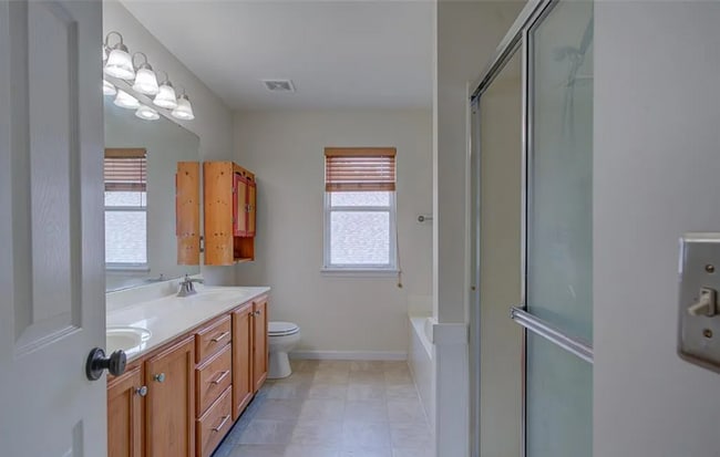 Building Photo - Spacious 4-Bedroom Home in the Heart of Winghaven