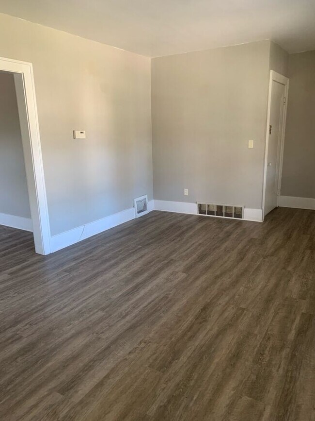 Building Photo - 3548 Willys Pkwy