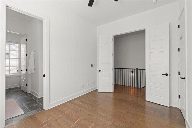 Building Photo - 1910 Bay Line Ln