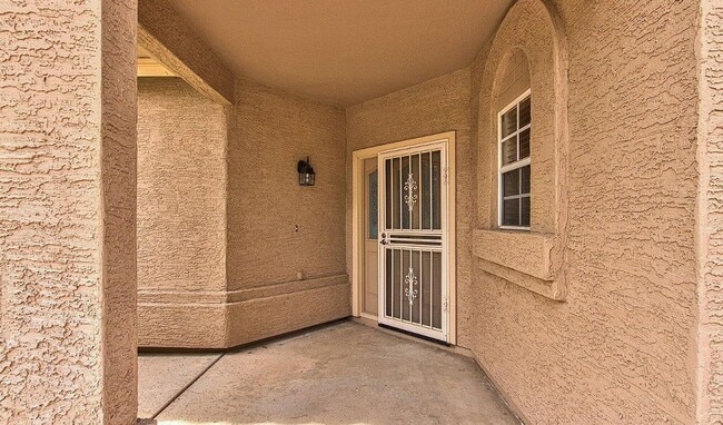 Building Photo - 3110 W Baylor Ln