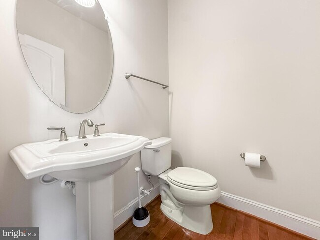 Building Photo - 42365 Pine Forest Dr