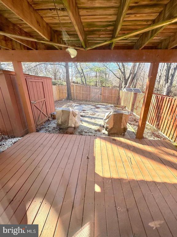 Building Photo - 6121 Cedar Wood Dr