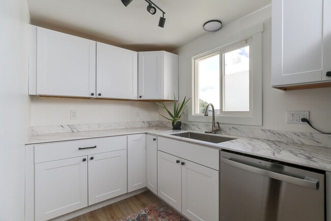 Building Photo - **Comfortable Oak Harbor Rambler Available...