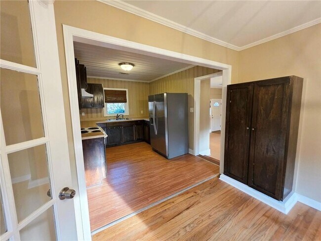 Building Photo - 516 Monroe Hwy