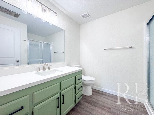 Building Photo - Newly Renovated Charmer in the Heart of Ma...