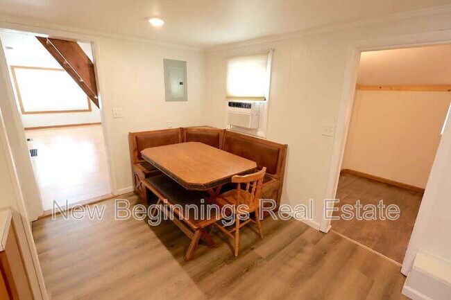 Building Photo - 2028 E Dale St