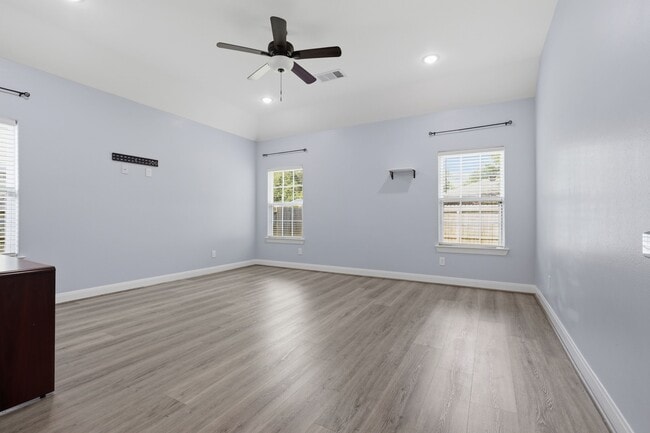 Building Photo - 15914 Tug Ct