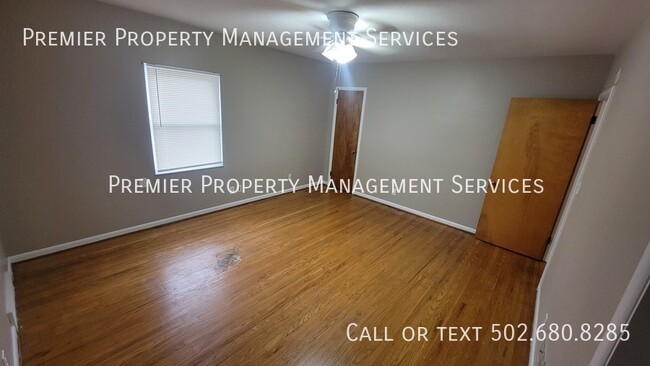 Building Photo - 121 McArthur Dr