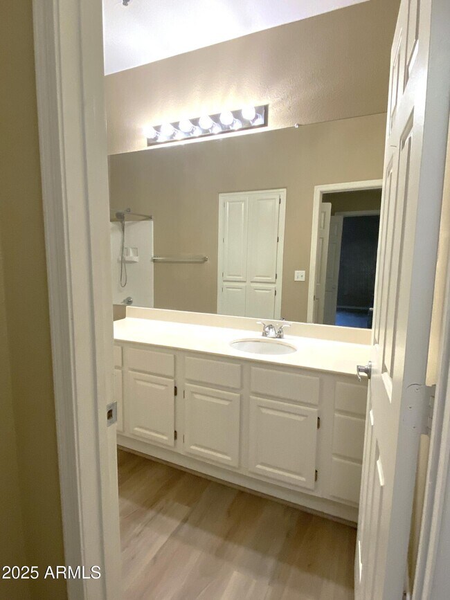 Building Photo - 11375 E Sahuaro Dr