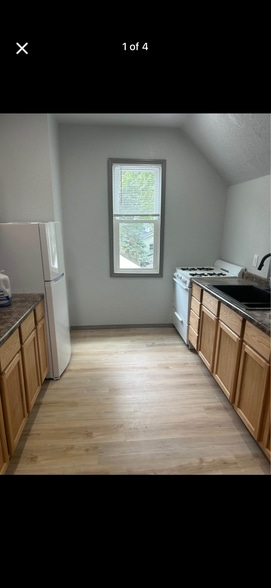 Kitchen - 216 N Sheridan St