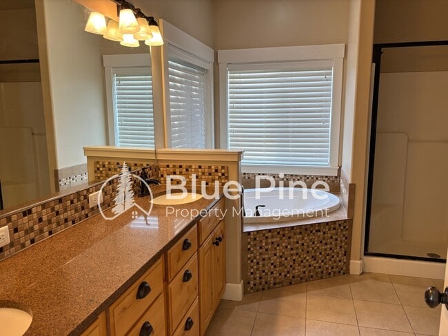 Building Photo - 3312 E Edwards Dr