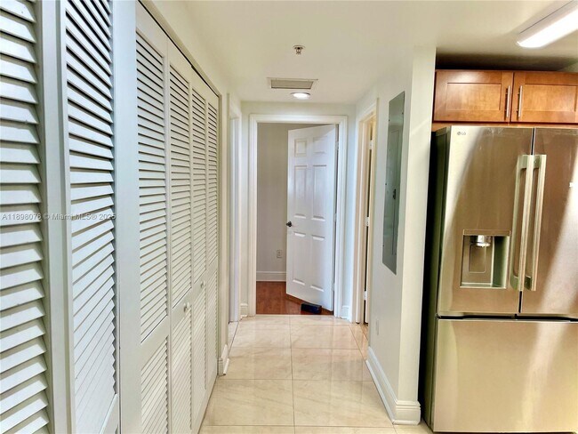 Building Photo - 8390 SW 72nd Ave