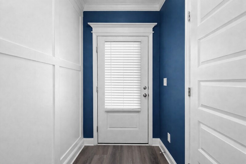 Building Photo - 1080 Linsmore Ave