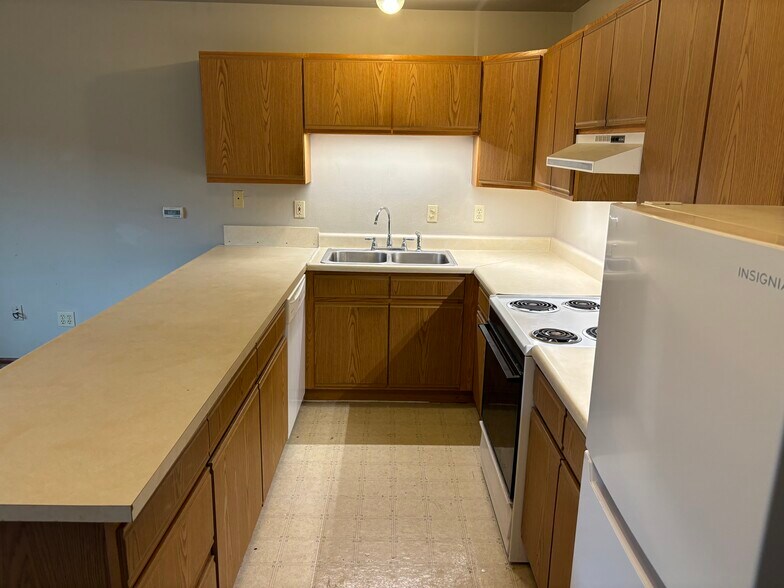 Building Photo - 511 5th Ave