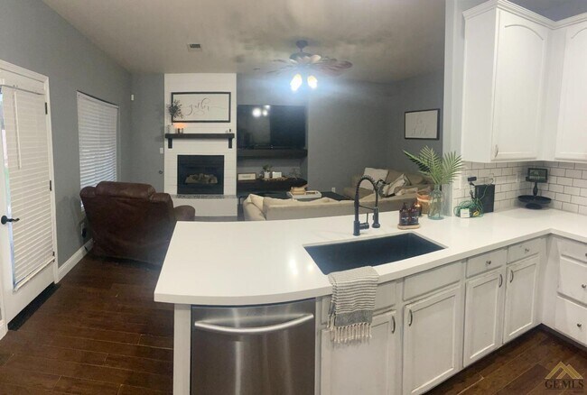 Building Photo - Coming Soon!