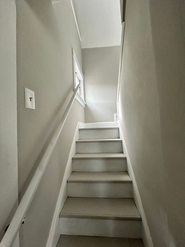 Building Photo - 3267 WEST 38TH STREET