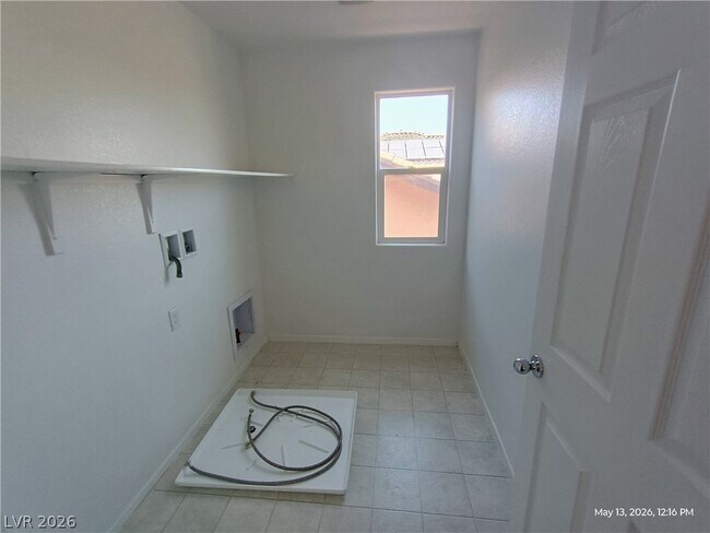 Building Photo - 4224 Seclusion Bay Ave