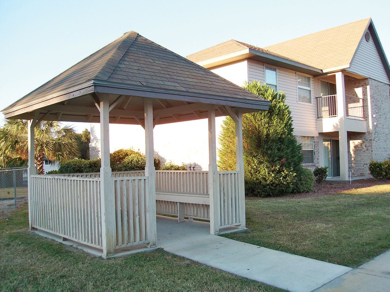 Gazebo - Madison Cove