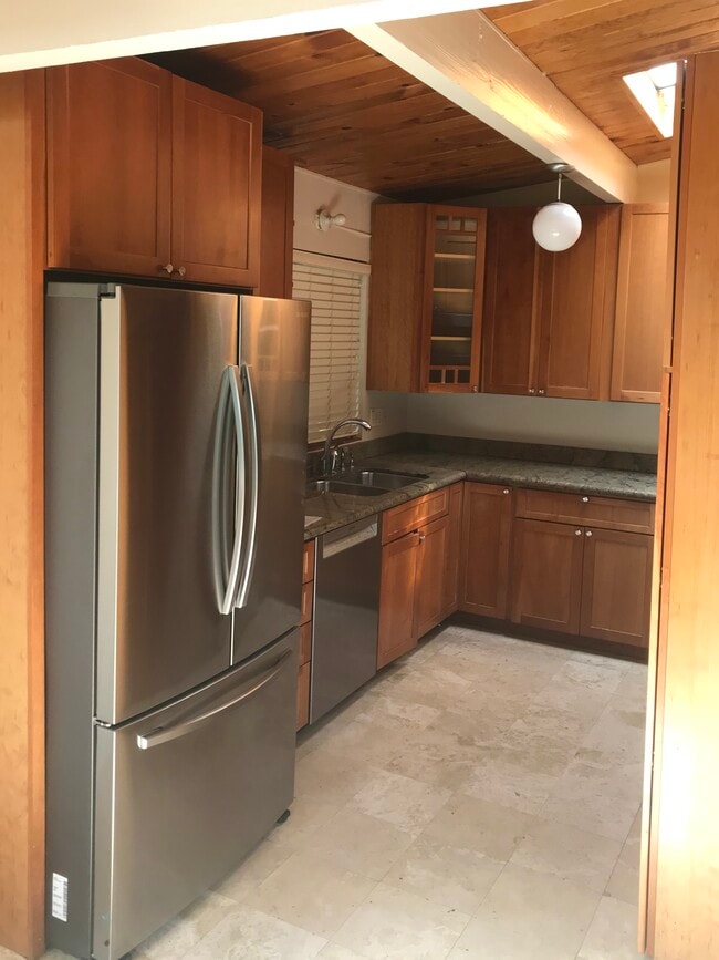 Building Photo - 1721 Arrowhead Dr