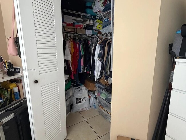 Building Photo - 9715 Fontainebleau Blvd