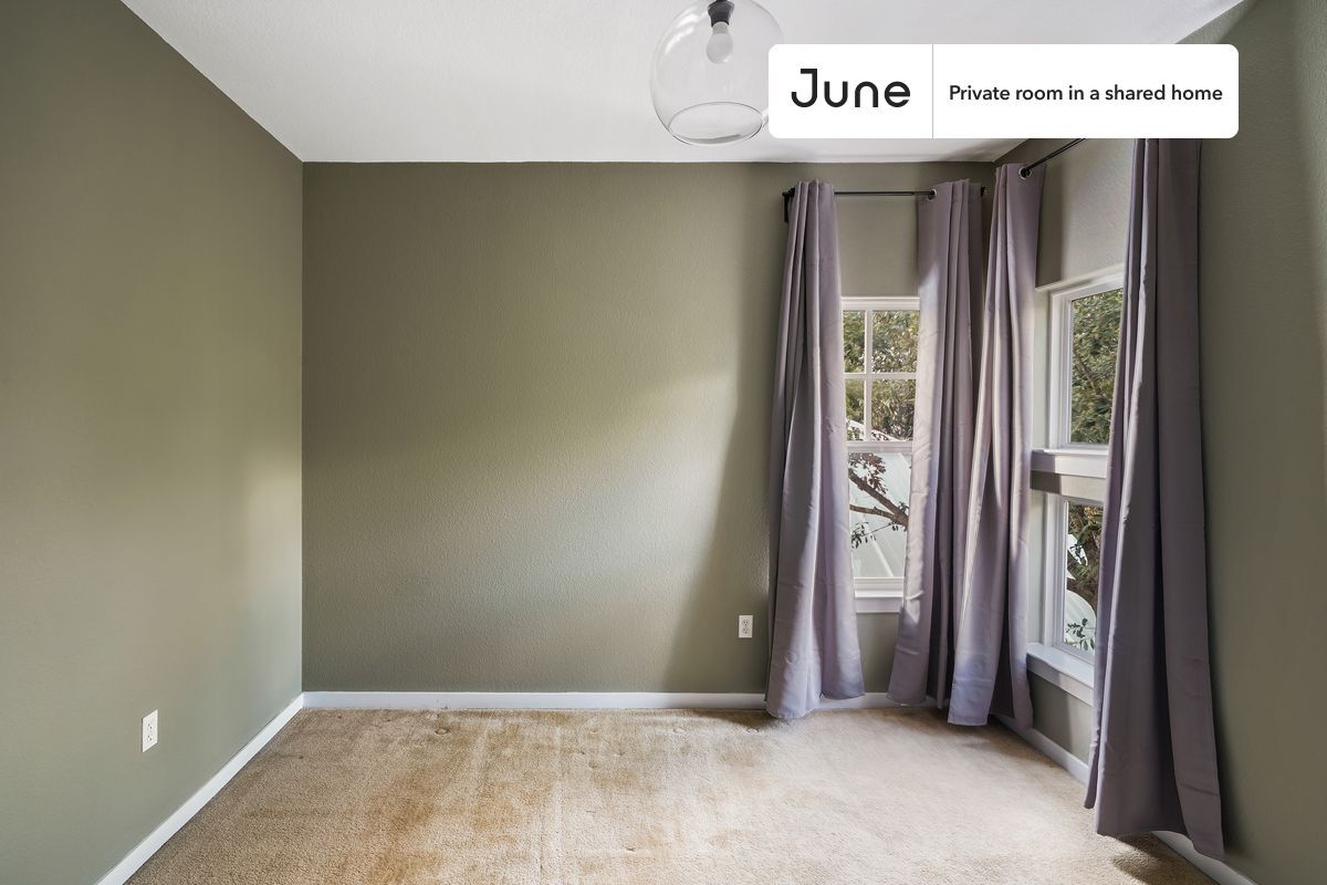 Building Photo - Room in Shared 5 bed/2.5 bath home