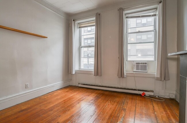 Building Photo - 320 Jefferson St