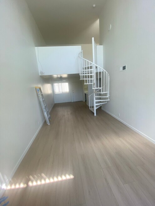 Building Photo - 5405 Kester Ave