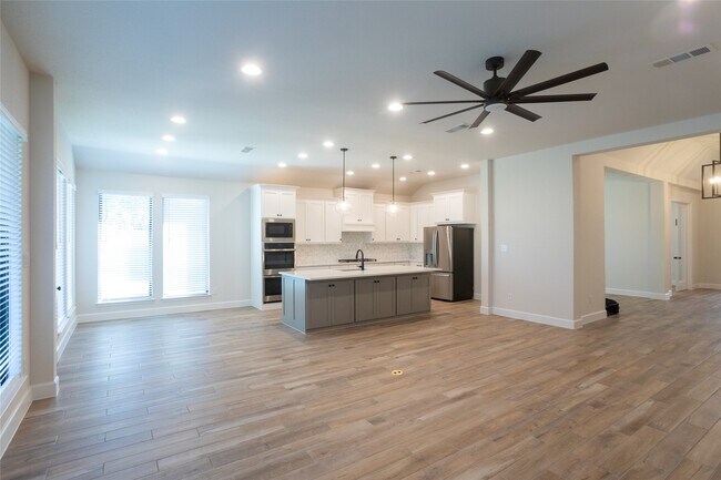 Building Photo - 18459 Chameleon Ct