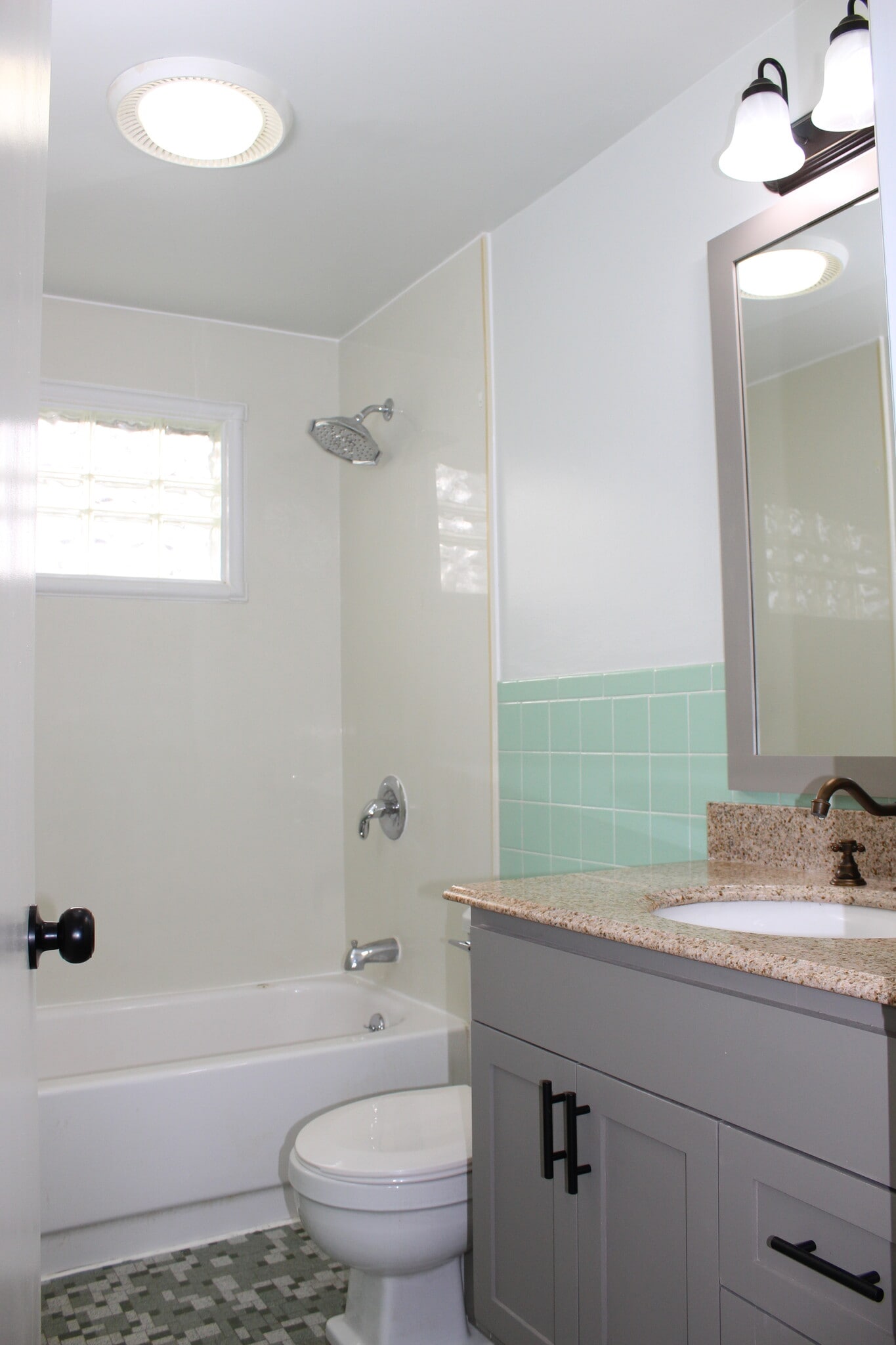 Building Photo - 32 Medimount Dr