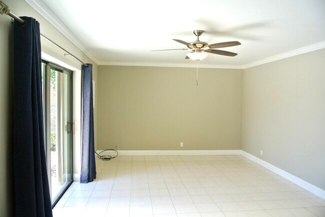 Building Photo - 121 Ocean Cove Dr